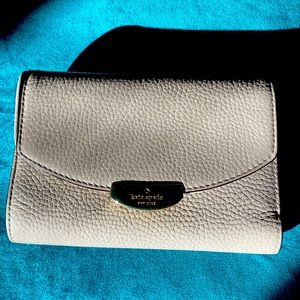 Kate Spade Pebbled leather wallet
